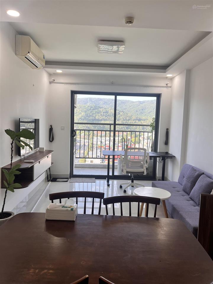 Cho thuê căn hộ 1pn sơn trà ocean view ở ngay cực đẹp tầng cao máy giặt sấy và bàn làm việc