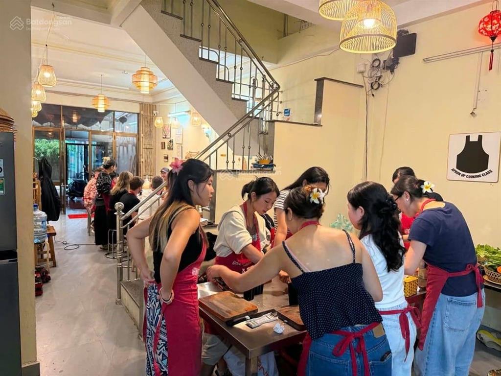 Bán nhà nguyễn bá lân  giáp bà huyện thanh quan, phan tứ  cách biển mỹ khê 800m