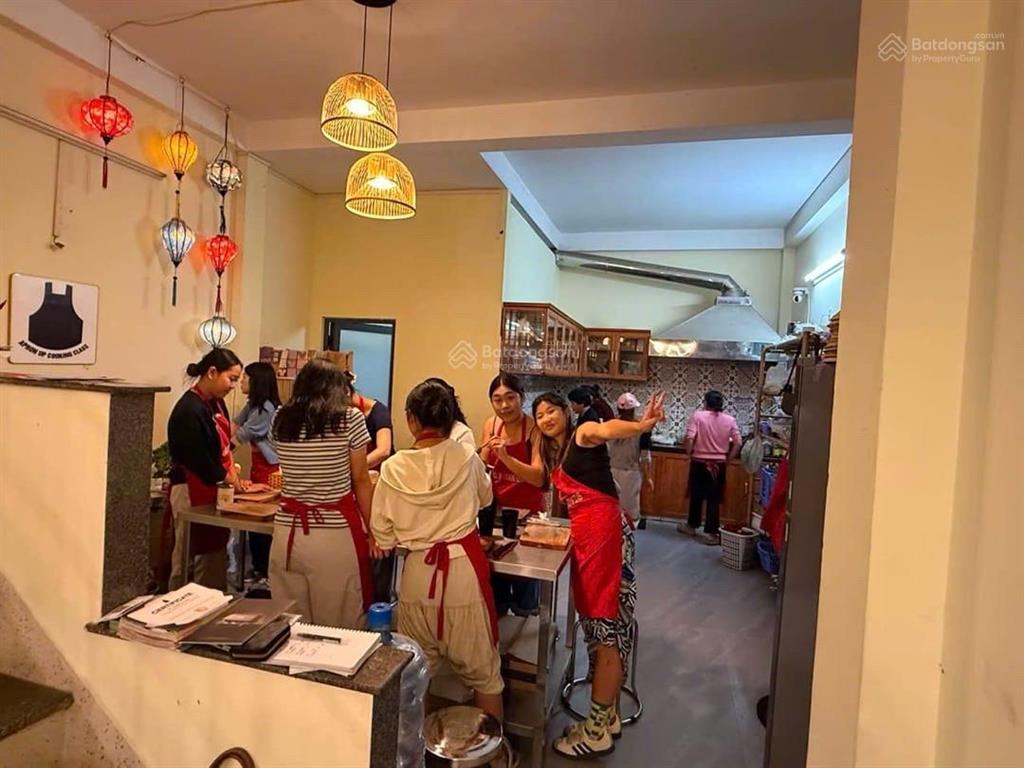 Bán nhà nguyễn bá lân  giáp bà huyện thanh quan, phan tứ  cách biển mỹ khê 800m