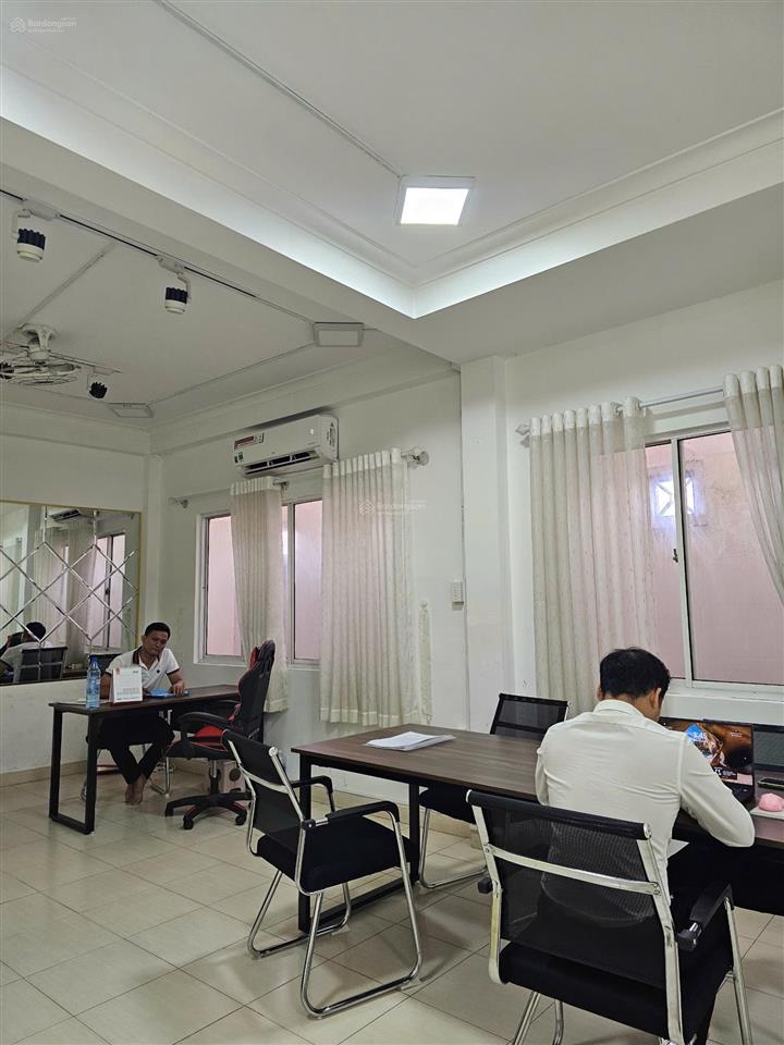 Cho thuê văn phòng làm việc lầu 2 đặt trụ sở chi nhánh kinh doanh