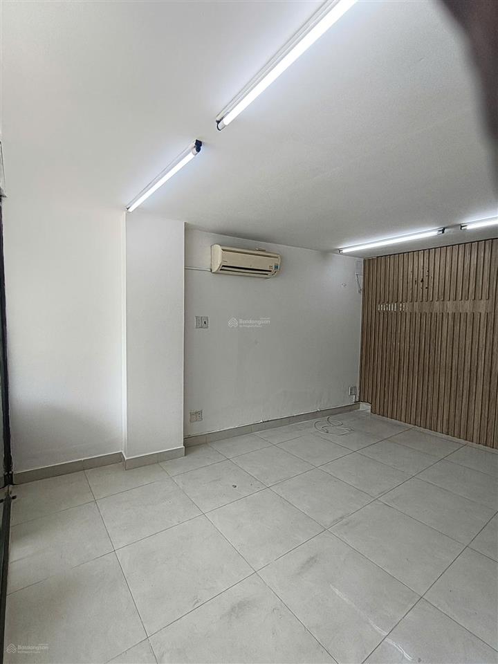 Cho thuê mặt bằng đối diện trường thoại ngọc hầu (767 lũy bán bích)