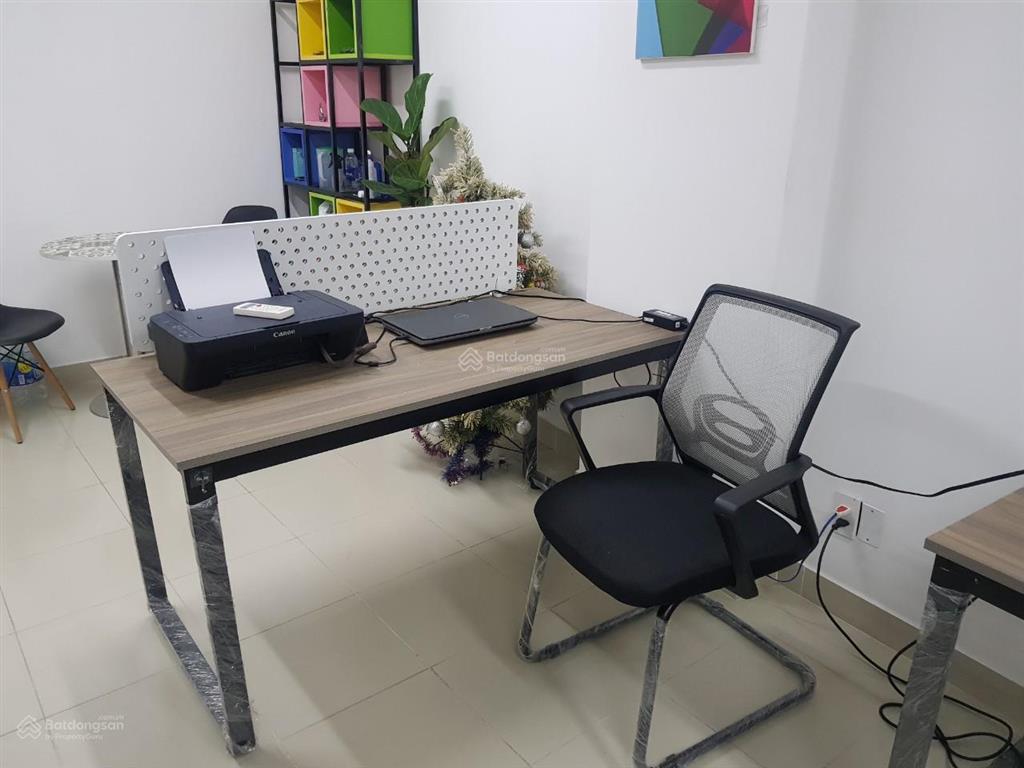 Văn phòng 30m2 mặt tiền 767 lũy bán bích, đối diện ủy ban quận tân phú