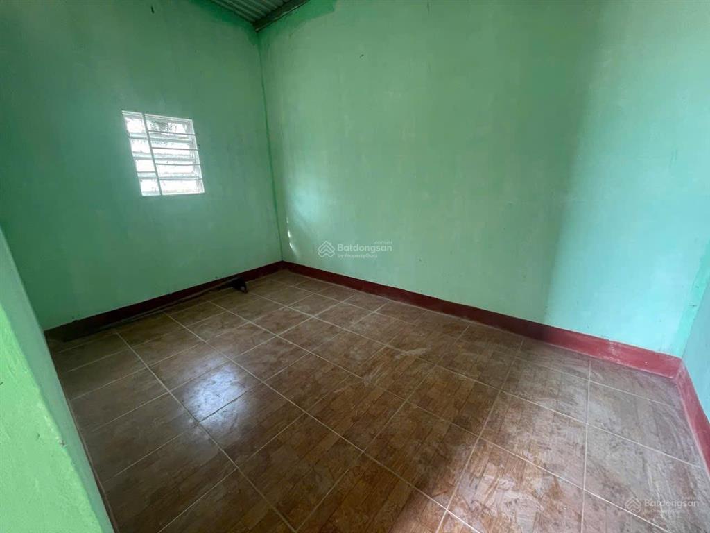 Bán đất tặng nhà dt 305m2 sẵn 120m2 thổ cư nhà xách vali vào ở ngay gần mọi tiện ích chỉ 499tr