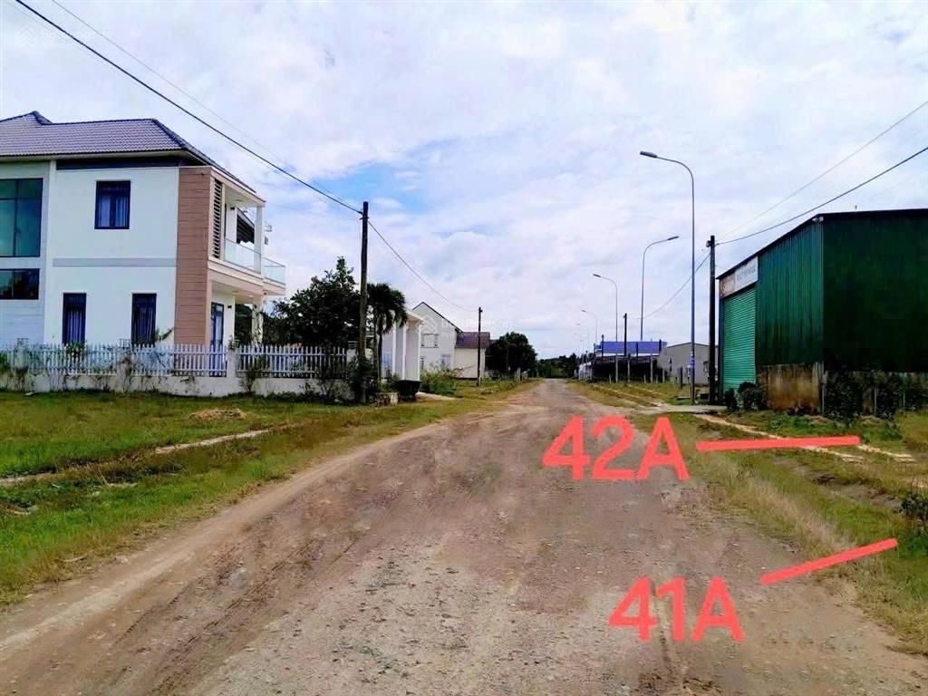 Tt đinh văn lâm hà dt 12*24,5m full thổ đất trung tâm thị trấn cách 100m đường vành đai giá 2.45ty