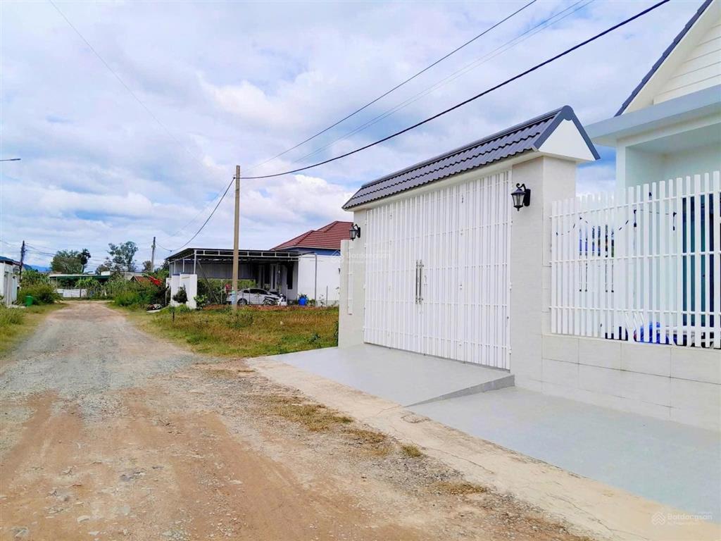 Tt đinh văn lâm hà dt 12*24,5m full thổ đất trung tâm thị trấn cách 100m đường vành đai giá 2.45ty