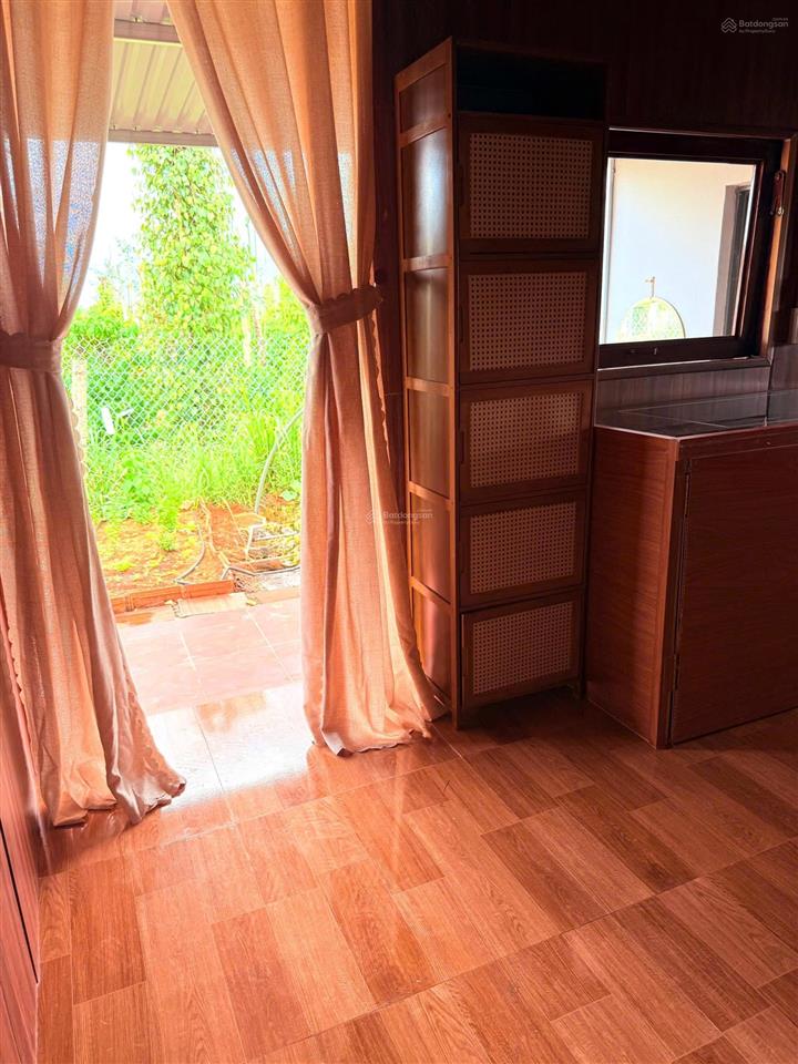 Bán căn nhà mới xây 2pn, có sân vườn rộng sân bbq full nội thất chỉ xách vali vào ở giá 999tr