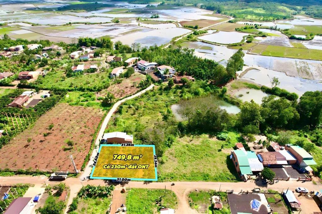 Đất mặt tiền đường nhựa ea hucư kuin dt 31*24,5m sẵn 230m2 thổ view hồ mát mẻ gần chợ kdc 1,1 tỷ