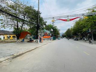 Lô sát góc  mặt đường to kinh doanh tốt