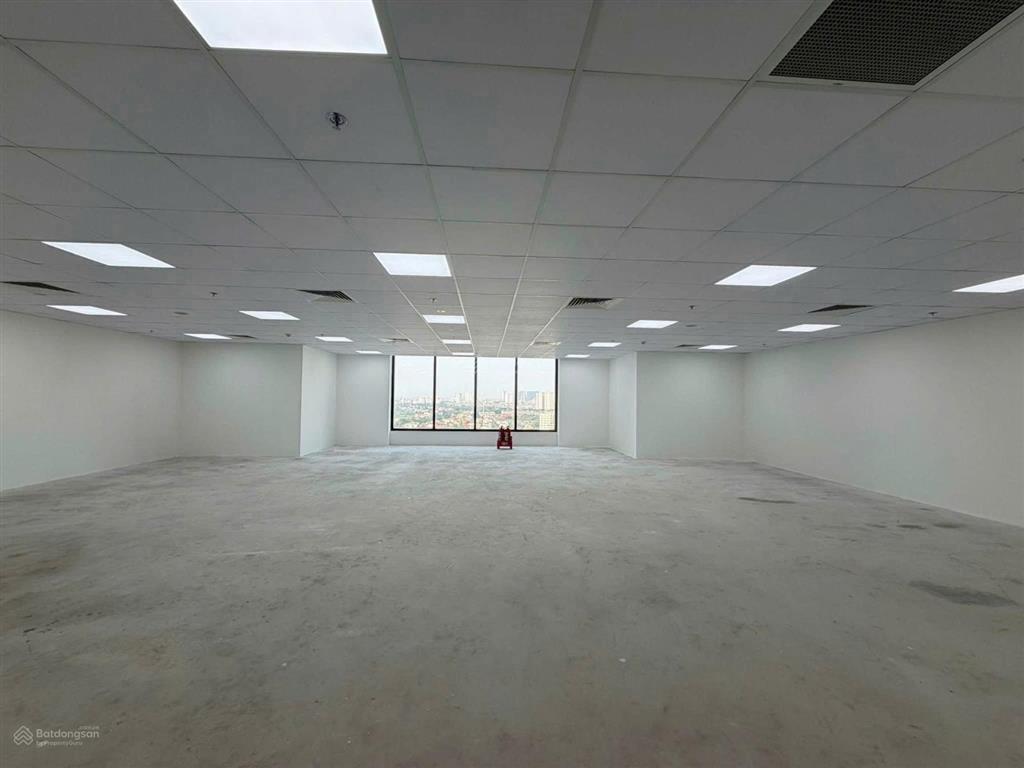 Bán sàn tm chân tòa vp hạng a ở mỹ đình, giá chỉ hơn 4 tỷ.  0912 824 ***