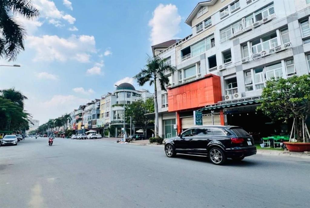 Bán shophouse đẹp, nhiều tiện ích tại phước long b, q9, tp.hcm, 19 tỷ, 451.2m2, đang cho thuê 22tr