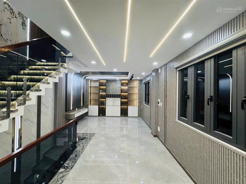 Bán nhà hẻm vip 243 tô hiến thành quận 10 dt(4x20m 80m2 )5 tầng thang máy tặng full nội thất 23tỷ