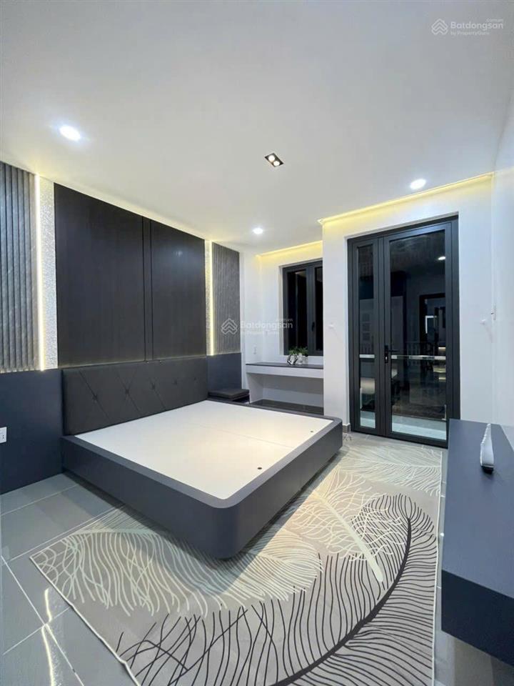 Bán nhà hẻm vip 243 tô hiến thành quận 10 dt(4x20m 80m2 )5 tầng thang máy tặng full nội thất 23tỷ