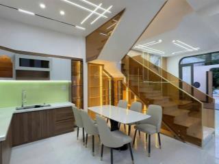 Bán nhà hẻm xe hơi căn góc 2 mt nguyễn tri phương quận 10 (7.5x10m vuông vức) chỉ 17tỷ