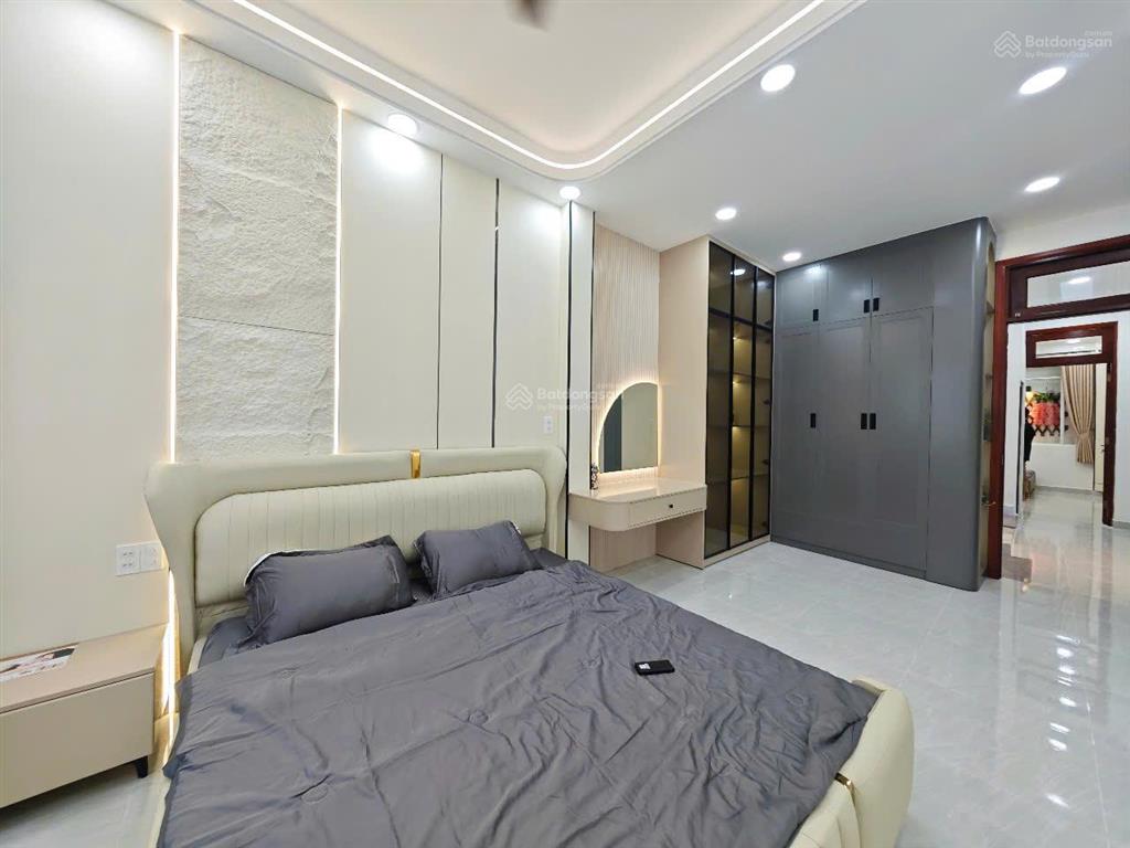 Bán nhà hẻm 449 sư vạn hạnh thông thành thái quận 10 (4.2x20m, 5 tầng) chỉ 17.5 tỷ
