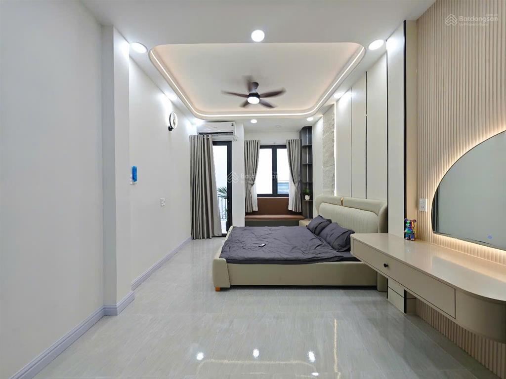 Bán nhà hẻm 449 sư vạn hạnh thông thành thái quận 10 (4.2x20m, 5 tầng) chỉ 17.5 tỷ