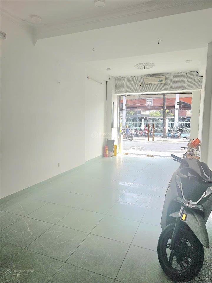 Bán nhà mặt tiền hoa phuợng, khu cao cấp nhất phú nhuận để đi mỹ, sát ngay q.1, dt 4x18m, 5 tầng