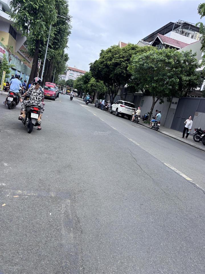 Bán gấp nhà 4 tầng mt hoa phượng, p2, phú nhuận để xuất cảnh  4x18 sổ hồng  giá rẻ bất ngờ