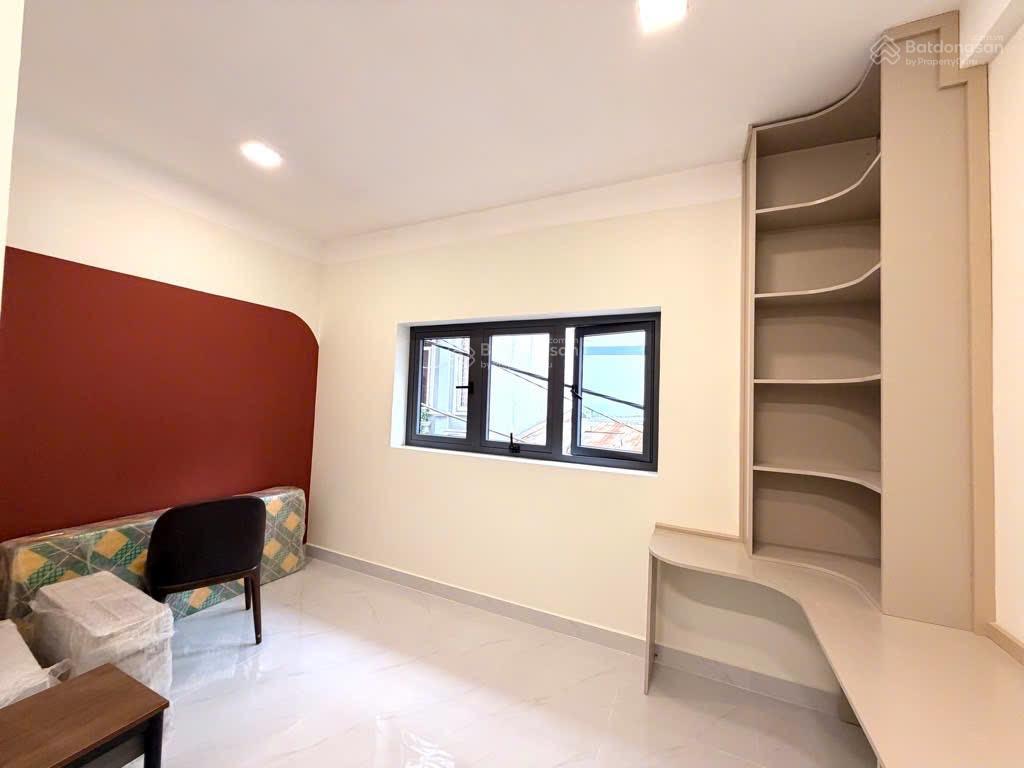 Bán nhà hxh 4 tầng ngang 8,2m vuông đẹp, đường nguyễn xí, p26, bt ngay cf highland nguyễn xí