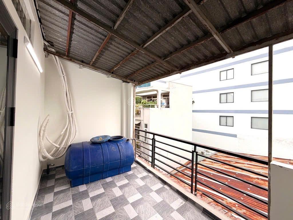 Bán nhà hxh 4 tầng ngang 8,2m vuông đẹp, đường nguyễn xí, p26, bt ngay cf highland nguyễn xí
