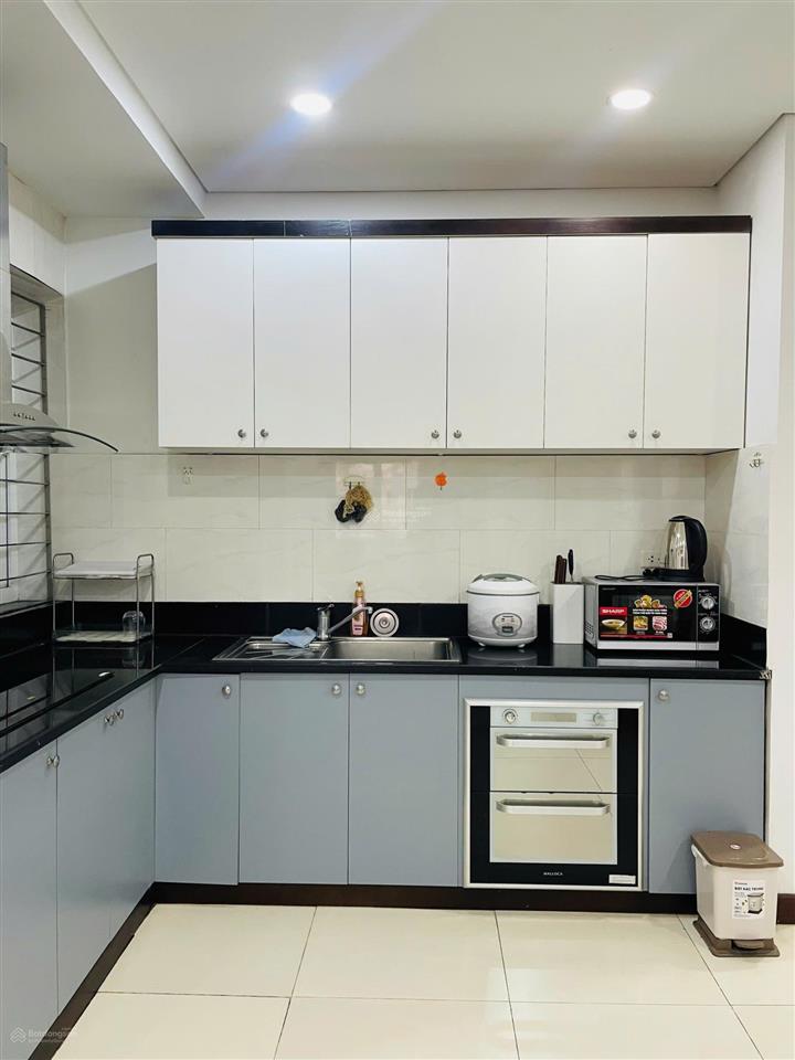 Cho thuê căn hộ dịch vụ 100m2 2 wc 2 phòng ngủ, đầy đủ tiện ích tại 24 đông quan, nghĩa đô