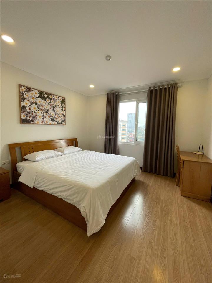 Cho thuê căn hộ dịch vụ 100m2 2 wc 2 phòng ngủ, đầy đủ tiện ích tại 24 đông quan, nghĩa đô