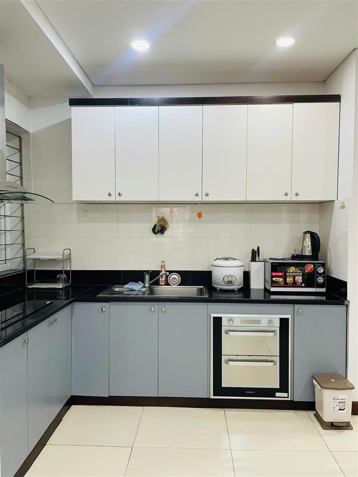Cho thuê căn hộ dịch vụ 100m2 2 wc 2 phòng ngủ, đầy đủ tiện ích tại 24 đông quan, nghĩa đô