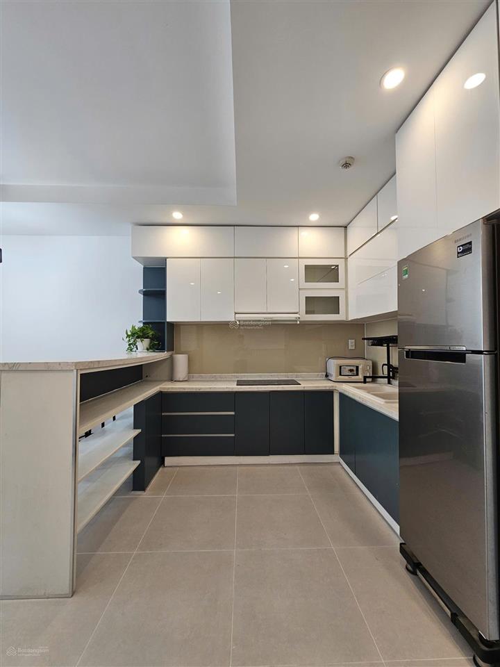 Bán goldview q4 diện tích 65m2 có ban công cực rộng và dài, 1pn , giá 6,1ty  0933 600 ***