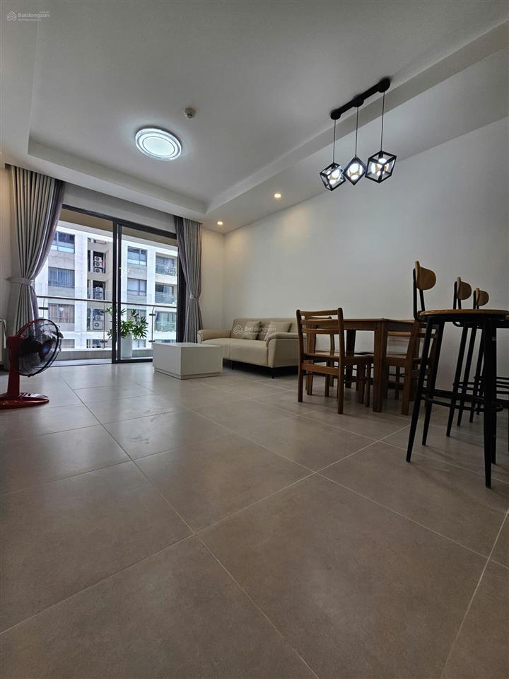 Bán goldview q4 diện tích 65m2 có ban công cực rộng và dài, 1pn , giá 6,1ty  0933 600 ***