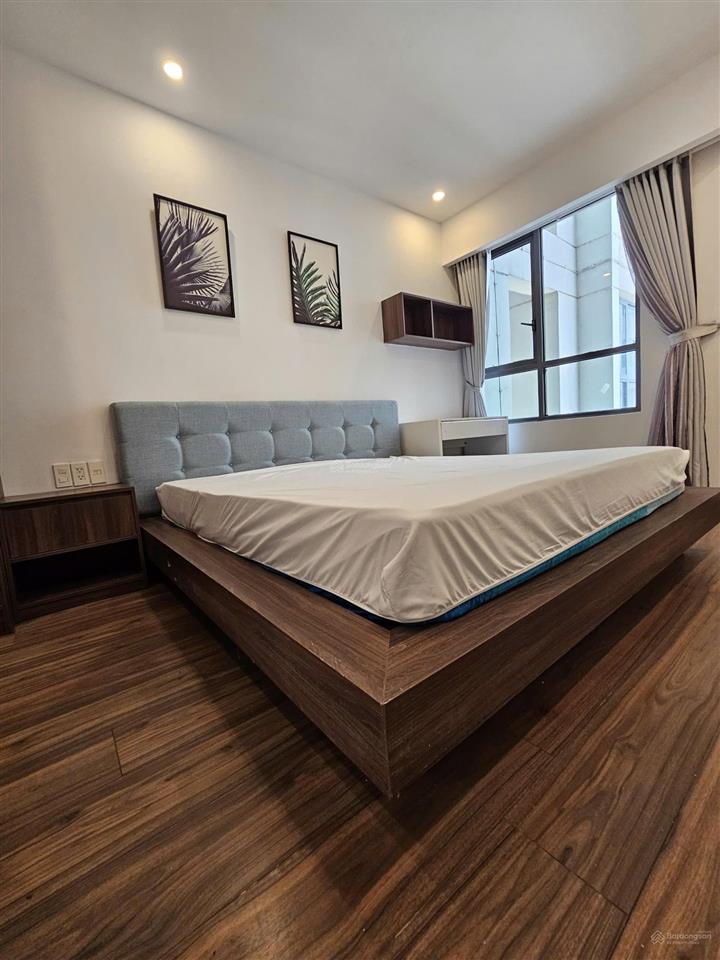 Bán goldview q4 diện tích 65m2 có ban công cực rộng và dài, 1pn , giá 6,1ty  0933 600 ***