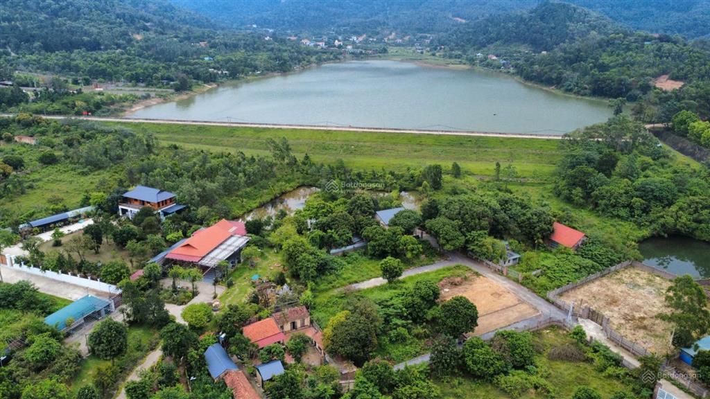 Chỉ 1,55 tỷ đất sổ đỏ cạnh hồ ban tiện đường rộng 5m