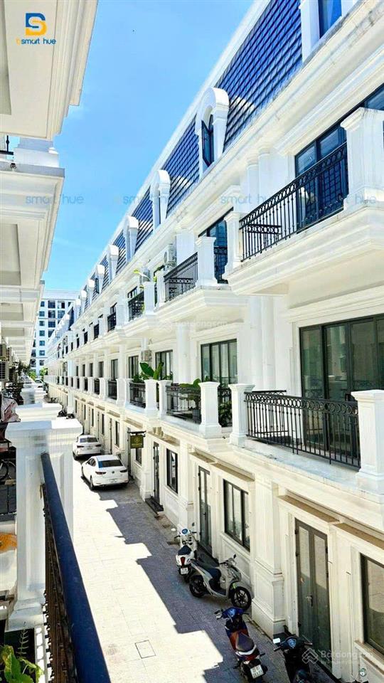 Nhà phố kinh doanh 3 mặt tiền đường nguyễn lộ trạch tp huế dòng tiền 40tr/th