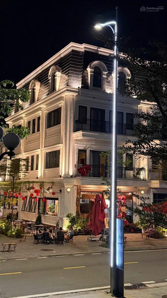 Shophouse duy nhất đối diện chợ tại tp huế chỉ với 2tỷ4 sở hữu ngay!