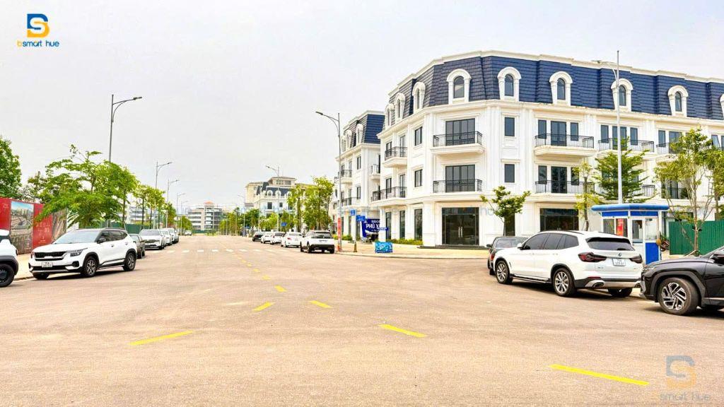 Nhà phố 3 mặt tiền kinh doanh sát trung tâm Hành chính Trung Ương 