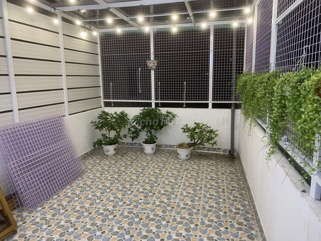 Chính chủ cần Bán gấp nhà Cách Mạng Tháng 8 gần đưởng Phạm Văn Hai