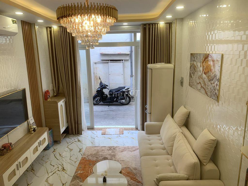 Chính chủ cần Bán gấp nhà Cách Mạng Tháng 8 gần đưởng Phạm Văn Hai