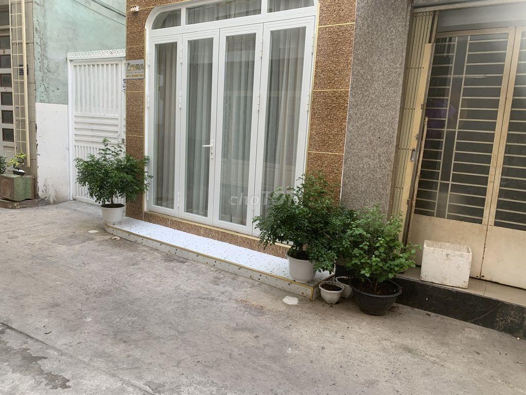 Chính chủ cần Bán gấp nhà Cách Mạng Tháng 8 gần đưởng Phạm Văn Hai