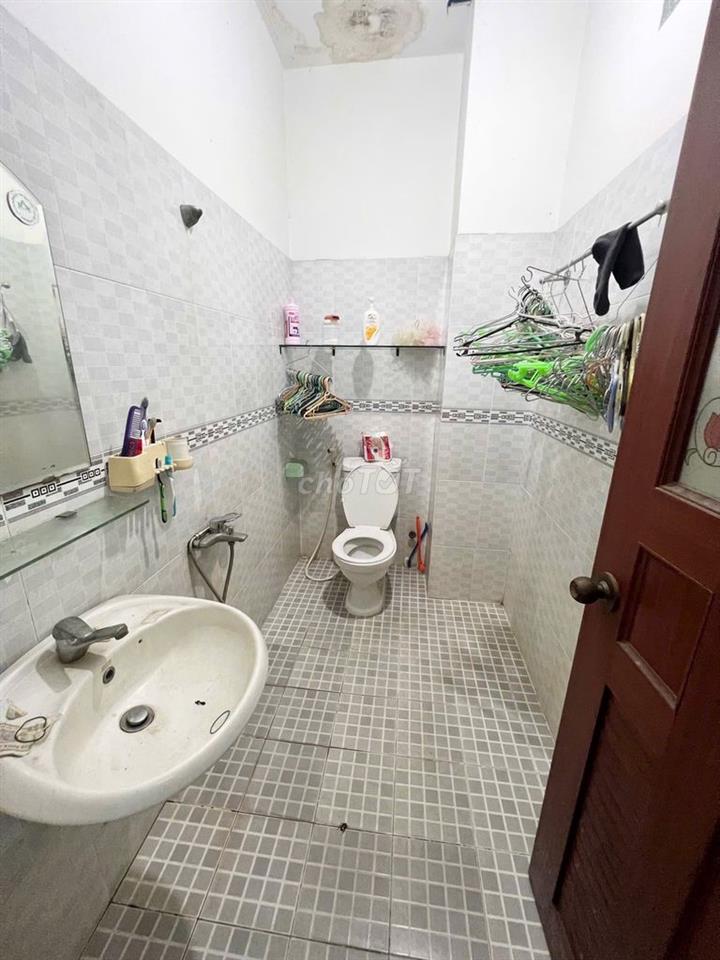 Bán gấp  nhà mặt tiền đường Thống Nhất quận Tân Phú