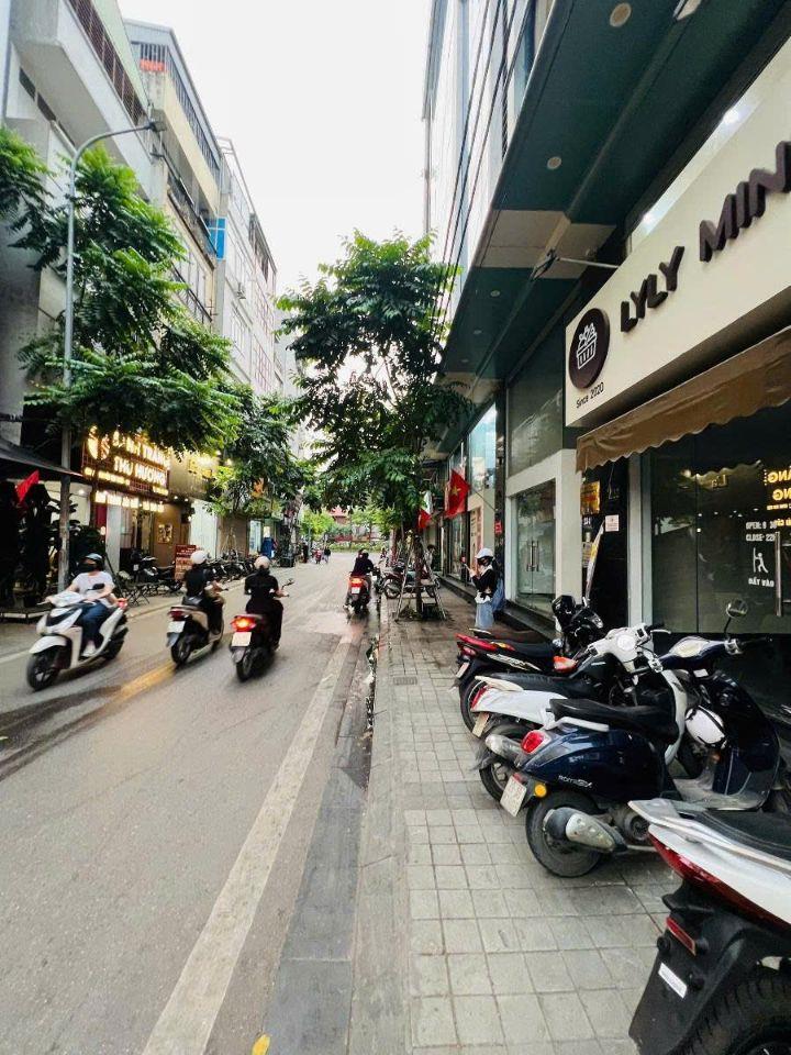 Nhà mặt phố Thái Hà Đống Đa kinh doanh vỉa hè lô góc 25 tỷ. Mặt tiền rông hơn 5m 