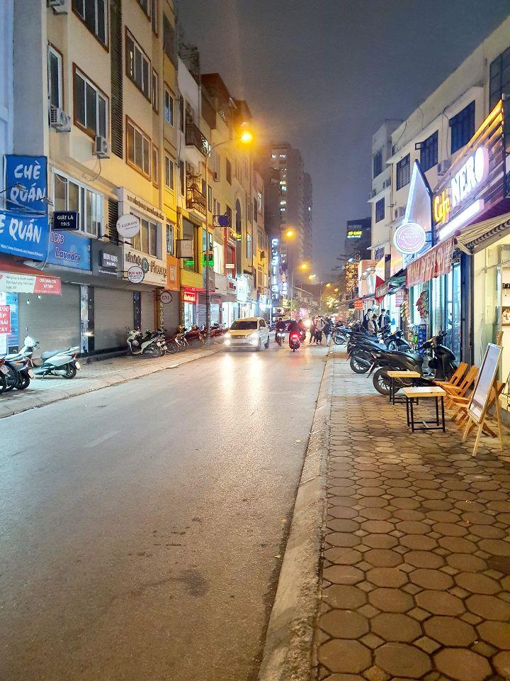 Nhà mặt phố Thái Hà Đống Đa kinh doanh vỉa hè lô góc 25 tỷ. Mặt tiền rông hơn 5m 
