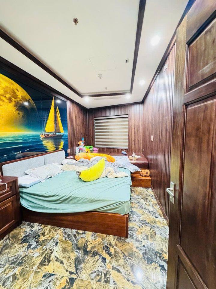 Bán 250m2 mặt phố Khương Đình Thanh Xuân kinh doanh vỉa hè. Mặt tiền 10m vỉa hè 8m hai mặt thoáng, tuyến phố nhiều nhà m