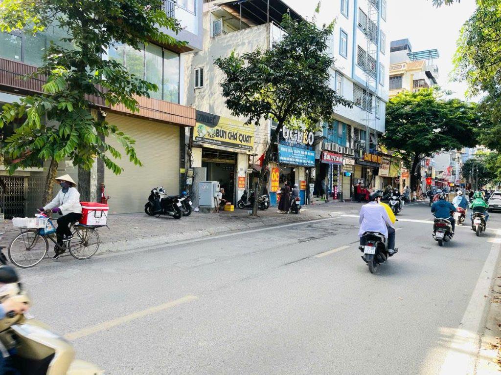 Bán 250m2 mặt phố Khương Đình Thanh Xuân kinh doanh vỉa hè. Mặt tiền 10m vỉa hè 8m hai mặt thoáng, tuyến phố nhiều nhà m