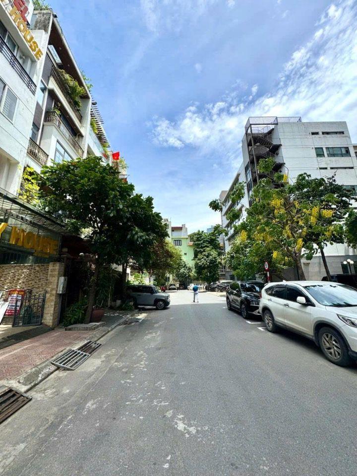 Phân lô Đền Lừ Hoàng Mai mặt tiền 5.5m vỉa hè 20 tỷ. Đối diện khu DT Louis Hoàng Mai trươc nhà vỉa hè rộng ô tô tránh nh