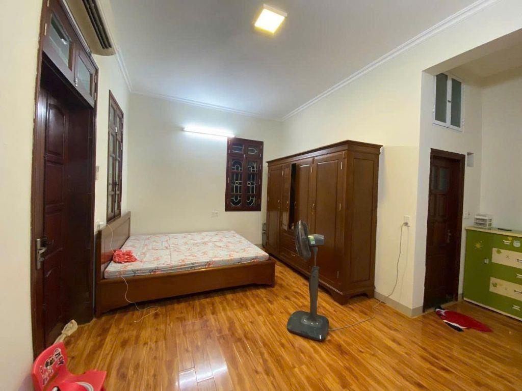 Phân lô Đền Lừ Hoàng Mai mặt tiền 5.5m vỉa hè 20 tỷ. Đối diện khu DT Louis Hoàng Mai trươc nhà vỉa hè rộng ô tô tránh nh
