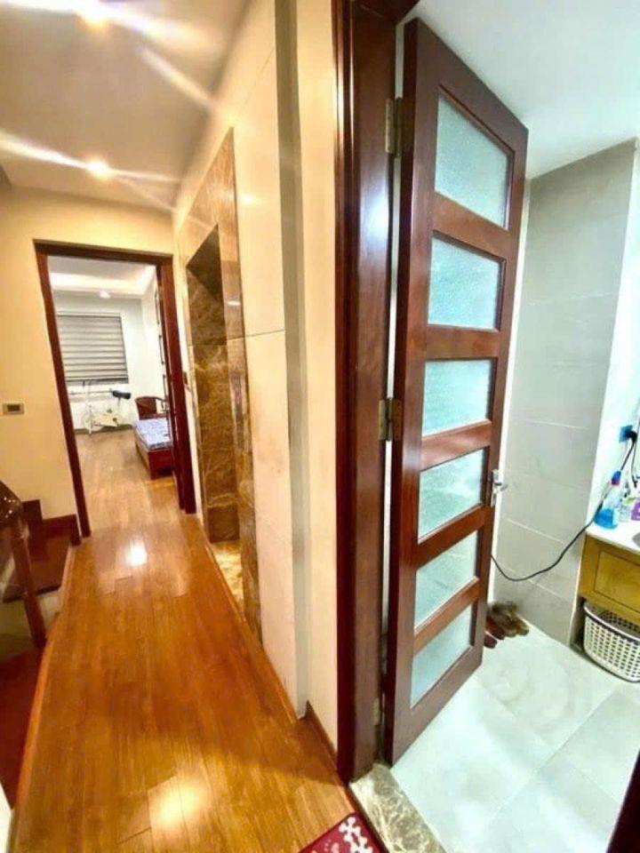 Phân lô Đền Lừ Hoàng Mai mặt tiền 5.5m vỉa hè 20 tỷ. Đối diện khu DT Louis Hoàng Mai trươc nhà vỉa hè rộng ô tô tránh nh