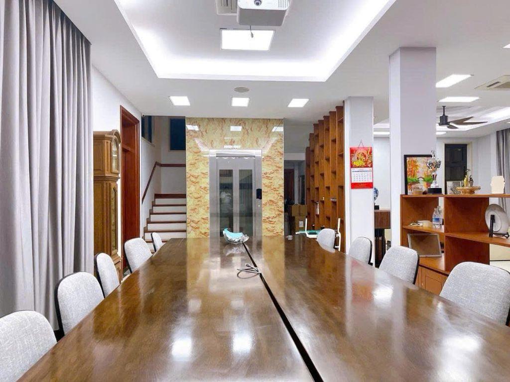 Bán Biệt Thự bán đảo Linh Đàm Hà Nội 200 triêu/m2. 5 tầng Lô góc 2 mặt tiền nội that nhiều tỷ đồng thang máy xịn, 