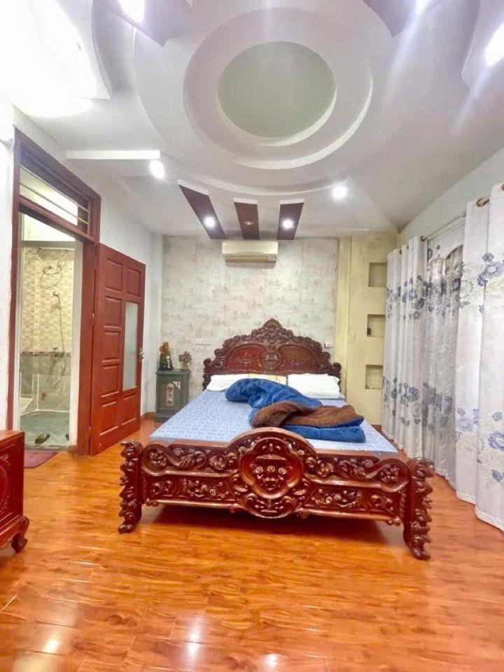 Bán nhà rẻ 6 tầng mặt phố Nguyễn Du Hoàn Kiếm 60 tỷ. DT: 90 m2 mặt tiền rộng sổ đỏ 1 chủ vuông 