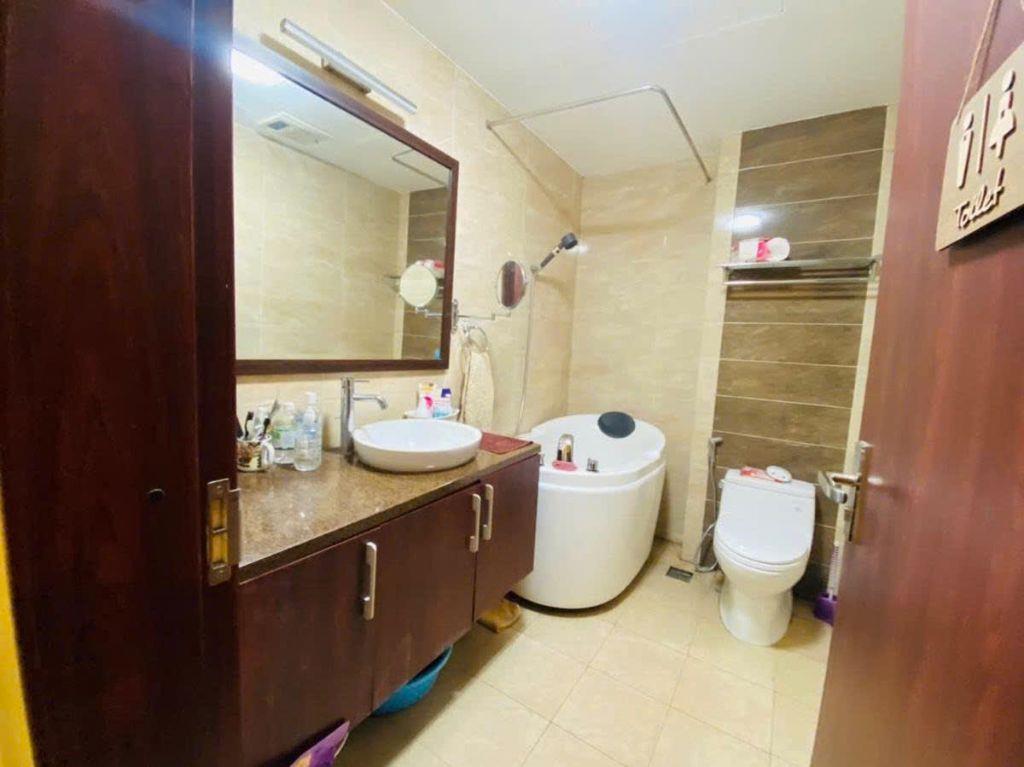 Bán nhà rẻ 6 tầng mặt phố Nguyễn Du Hoàn Kiếm 60 tỷ. DT: 90 m2 mặt tiền rộng sổ đỏ 1 chủ vuông 