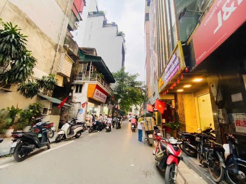 Bán nhà rẻ 6 tầng mặt phố Nguyễn Du Hoàn Kiếm 60 tỷ. DT: 90 m2 mặt tiền rộng sổ đỏ 1 chủ vuông 