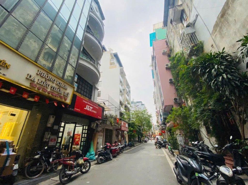 Bán nhà rẻ 6 tầng mặt phố Nguyễn Du Hoàn Kiếm 60 tỷ. DT: 90 m2 mặt tiền rộng sổ đỏ 1 chủ vuông 