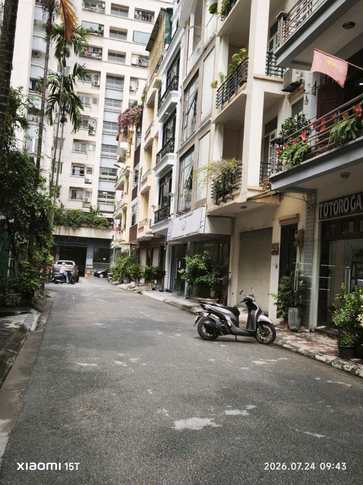 Bán nhà khu ĐT Yên Hòa 23 Trần Kim Xuyến Cầu Giấy Hà Nội. Ô tô tránh nhau mặt tiền 6m